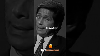 Essere eleganti non e' ostentare la  L'ETICHETTA  (Valentino)