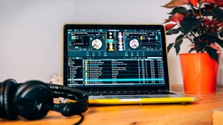 С чего начать изучать диджеинг | SERATO PLAY