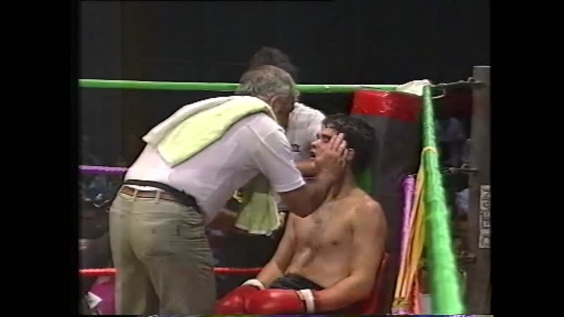 Etienne Van Eeden vs Eddy
