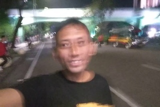 (3) akhir tahun 2017 bersama CAK HANDOKO LUDRUK di TUGU PAHLAWAN SURABAYA