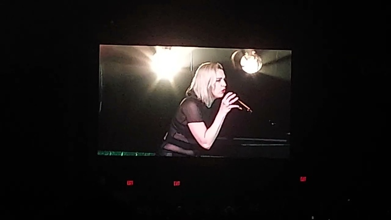 Evanescence feat. Lzzy Hale Heavy ( Linkin Park Cover) Live from Camden, New