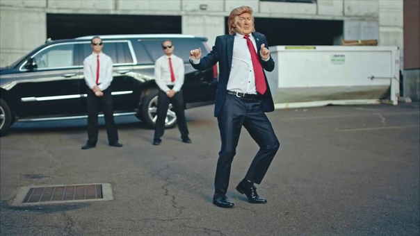 Dance Battle Hillary Clinton vs Donald