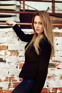 Нина Романова