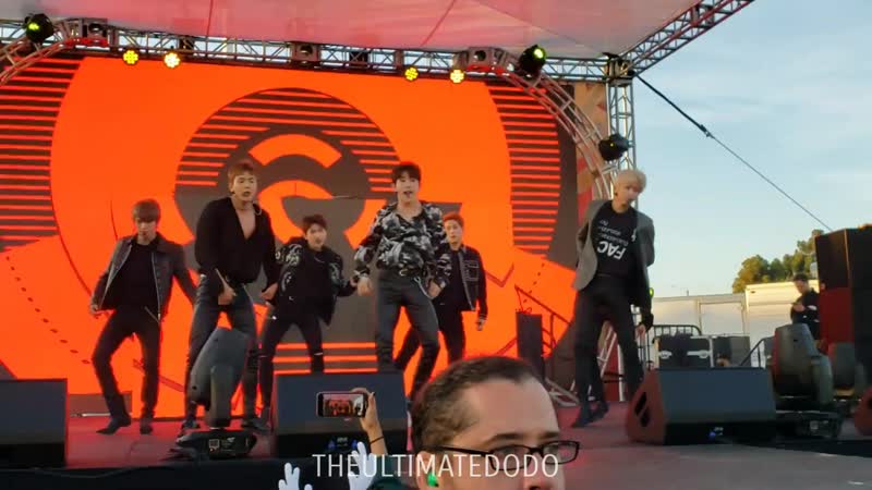 MONSTA X Be quiet Jingle Ball ( Los