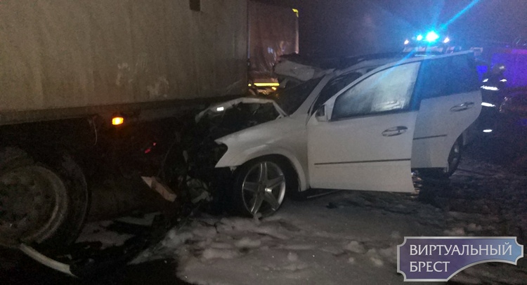 Жёсткое попутное ДТП на трассе М1 около г. Ивацевичи Жёсткое попутное ДТП на трассе М1 около г. Ивацевичи