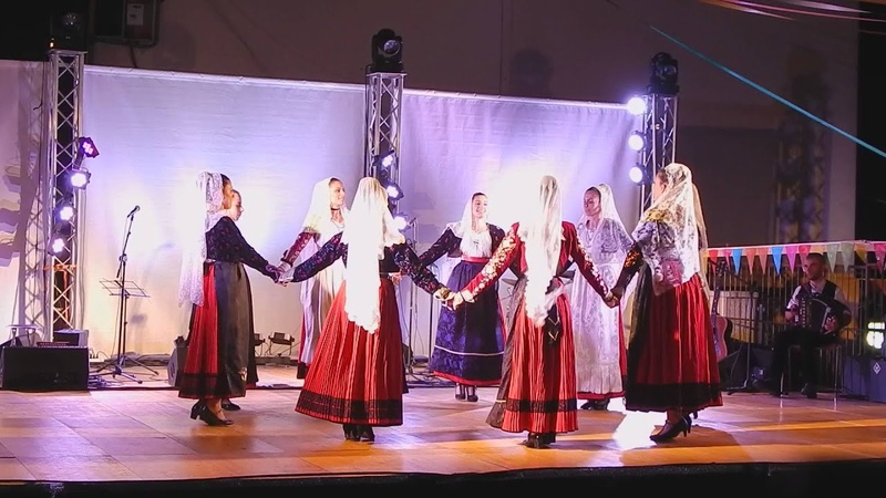 Ballu tundu Grupu Sas Maestralìnas de Thiesi ( Atzàra Santa Maria de Josso