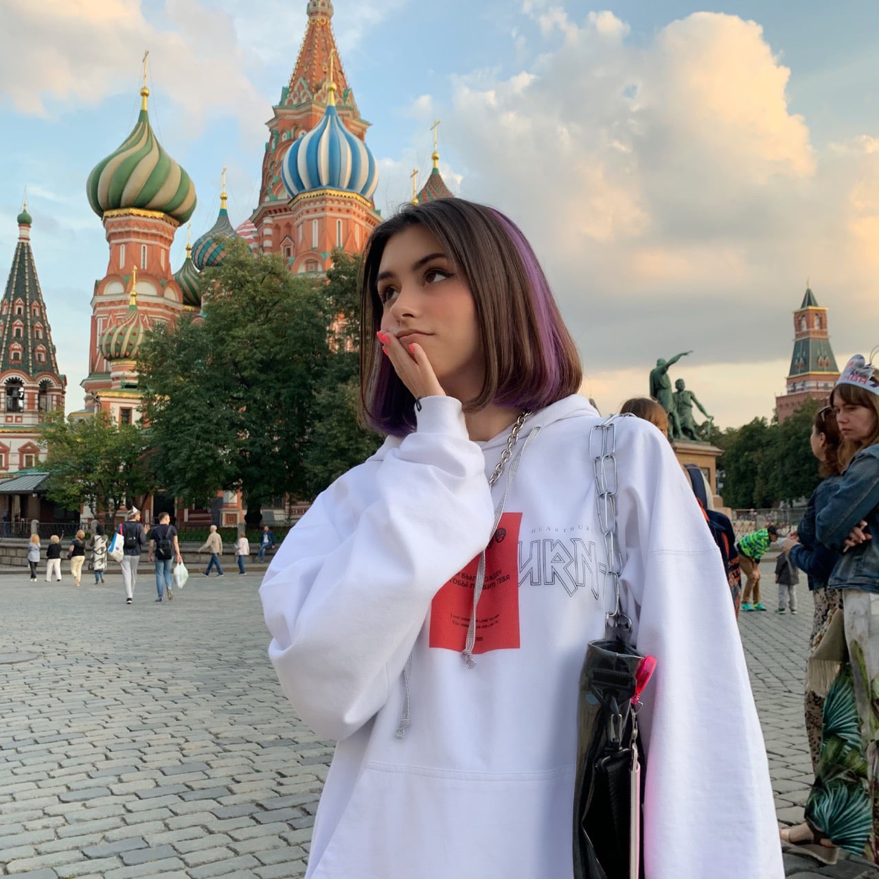 Дора певица