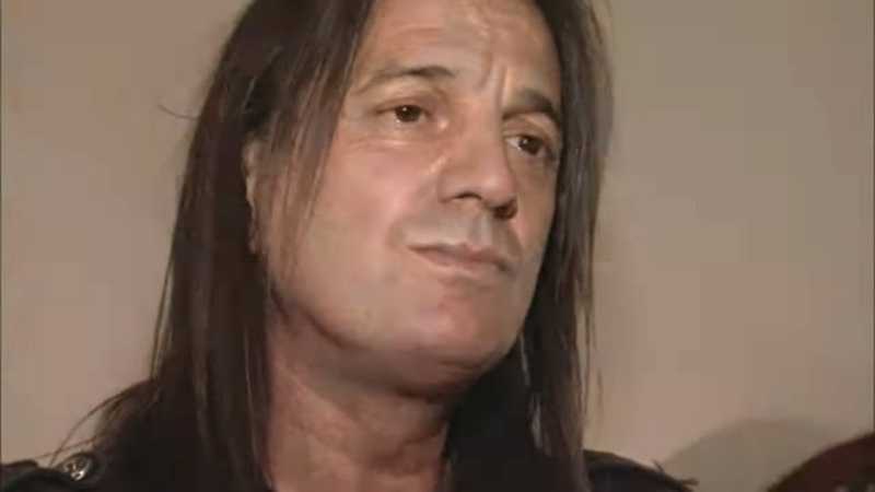 Francis Lalanne, il ne sinterdit